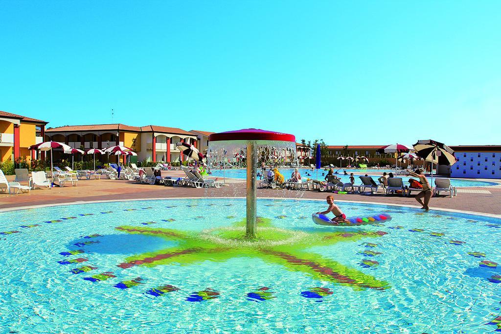 Villaggio Ai Pini Duna Verde Luaran gambar